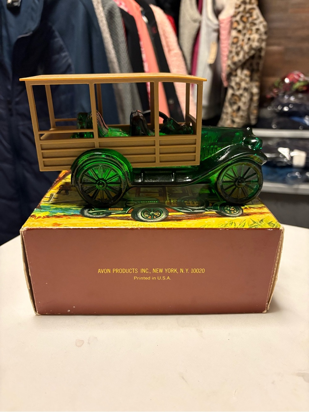 Vintage Avon 1923 Station Wagon Woody Tai Winds Aftershave Green Glass Bottle.